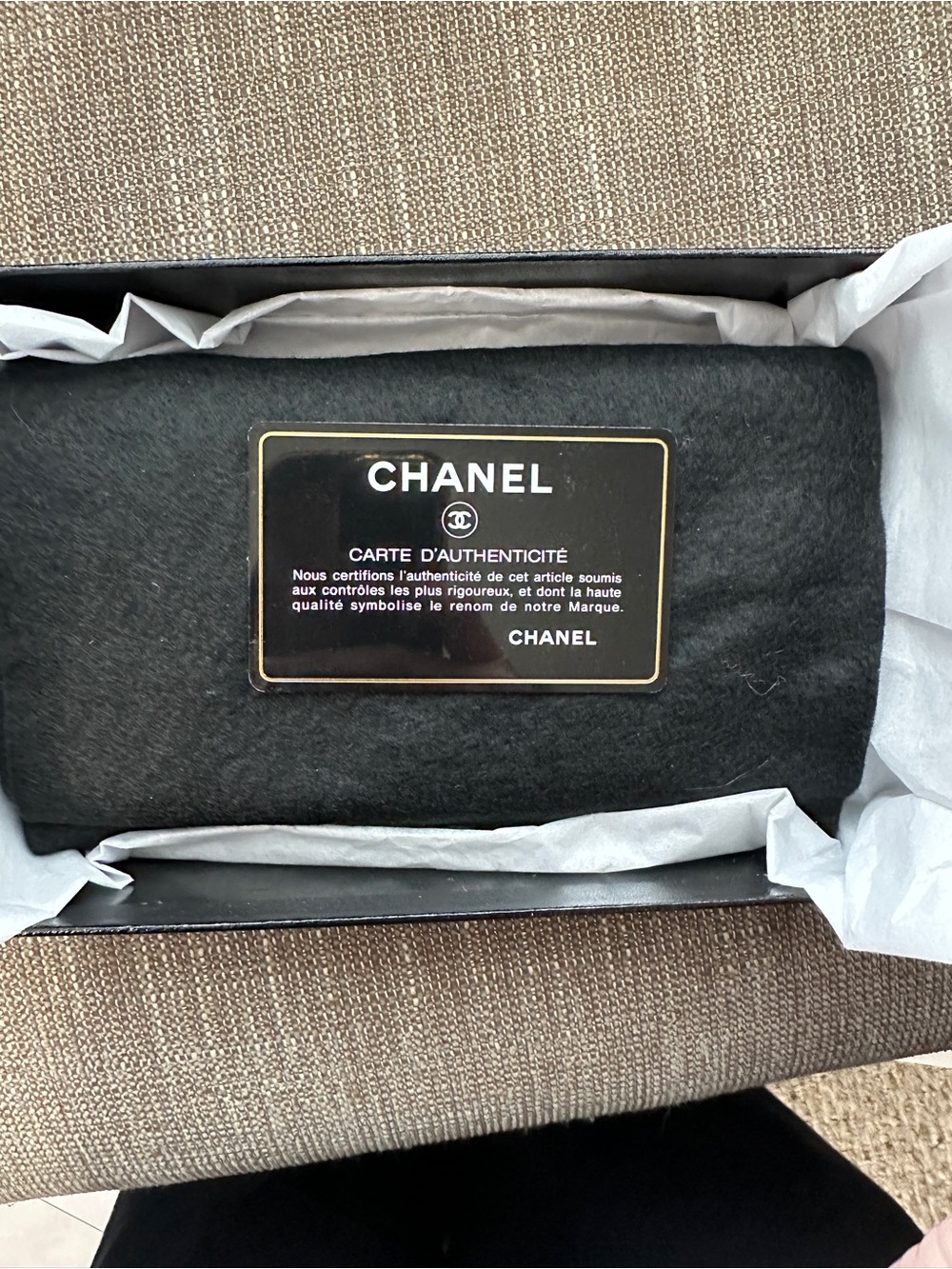CHANEL Quilted Caviar Wallet with CC Logo - Black - Picture 9 of 9